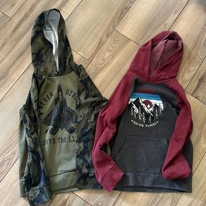 Hooded sweatshirt lot of two